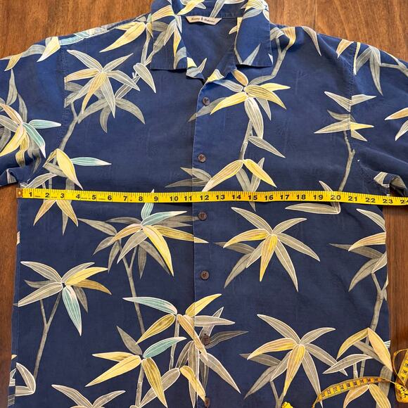 Tommy Bahama 100% Silk Hawaiian Shirt Blue Bamboo & Palm Print Size M - Picture 6 of 7